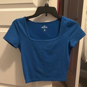 Hollister Women's Blue Ribbed Top